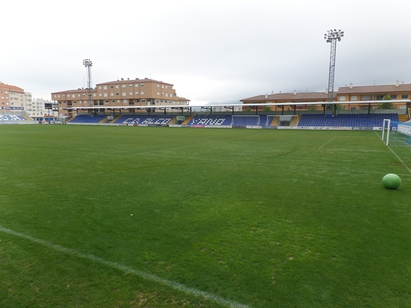 Campo Municipal El Collao - السعة والموقع والمباريات