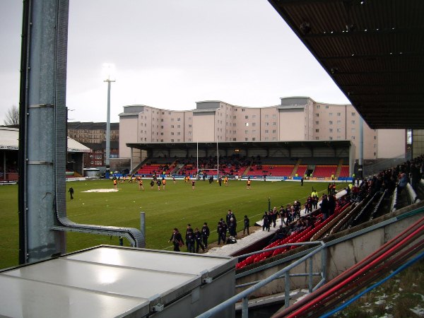 Firhill Stadium - السعة والموقع والمباريات