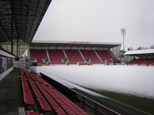 East End Park - السعة والموقع والمباريات