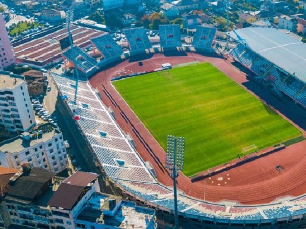 Stadiumi Loro Boriçi