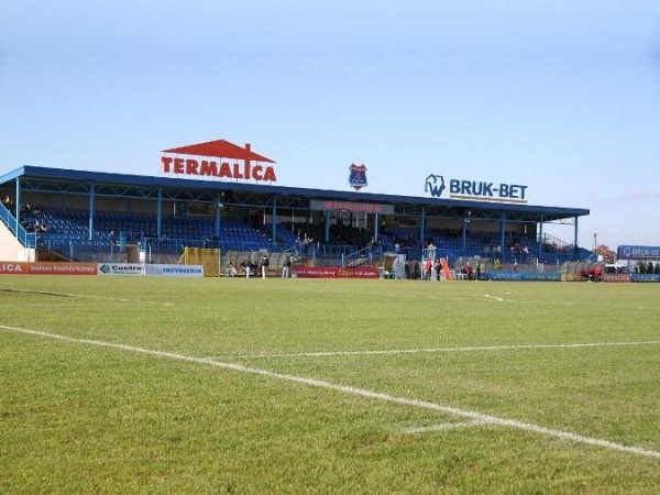Stadion Termaliki Bruk-Bet Nieciecza - السعة والموقع والمباريات