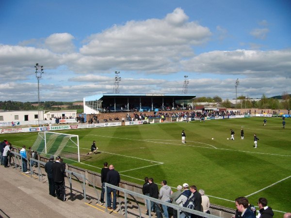 What do you know about Forfar Athletic team?