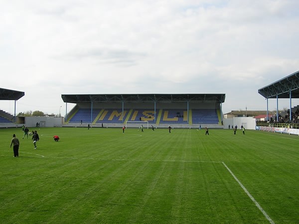Heydər Əliyev adına şəhər stadionu - السعة والموقع والمباريات