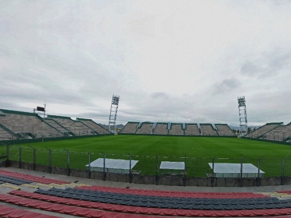 Estadio Padre Ernesto Martearena - السعة والموقع والمباريات