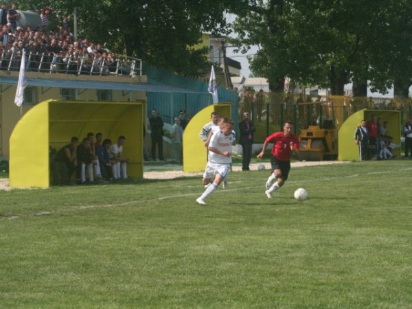 Sân vận động Stadiumi Sukthi i Ri