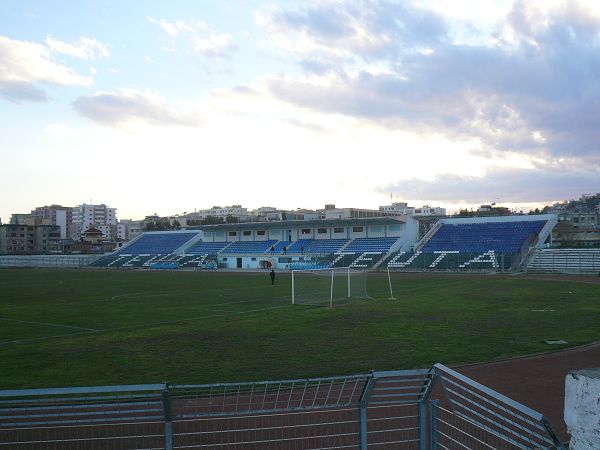 Sân vận động Stadiumi Niko Dovana